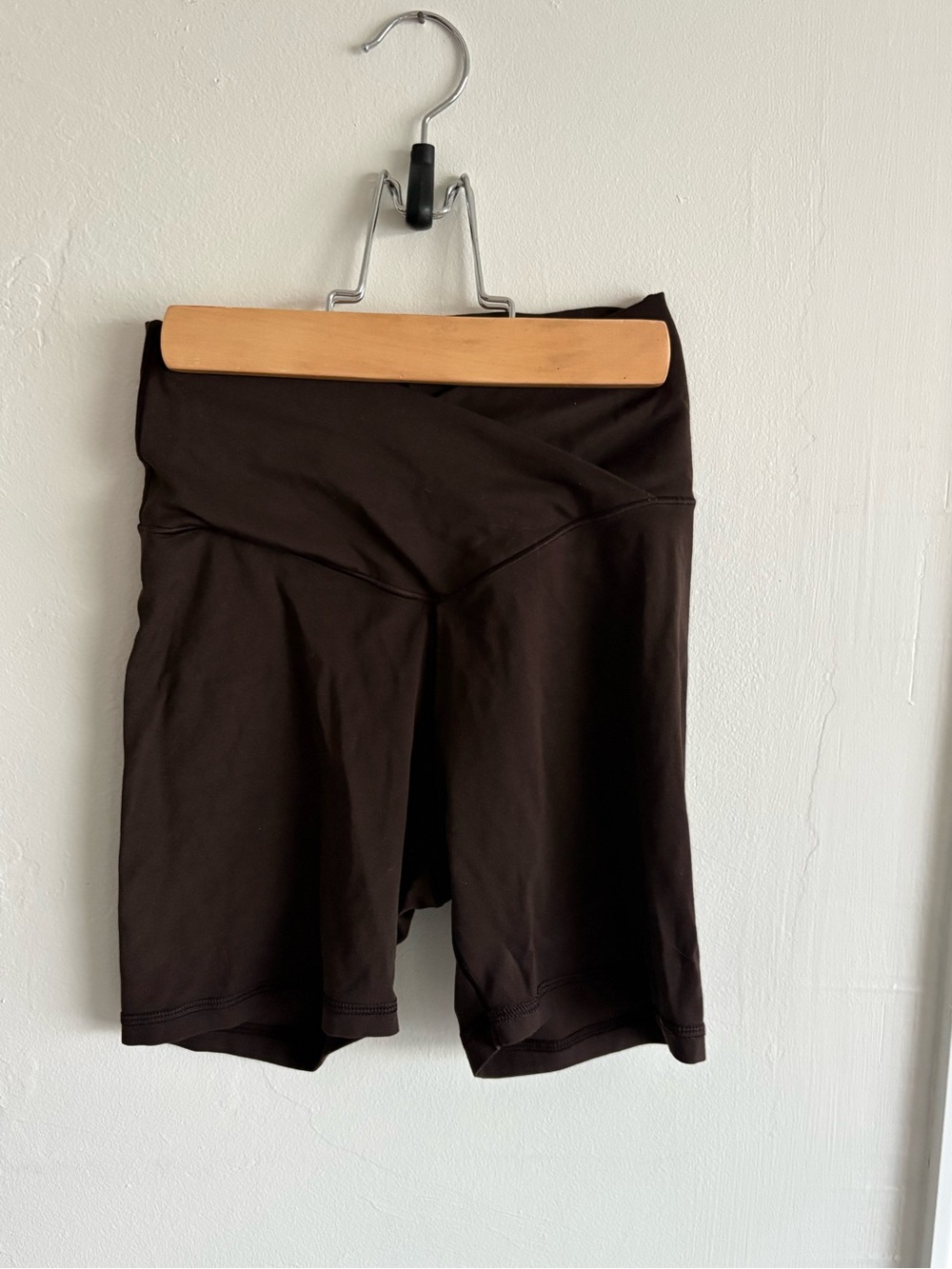 High-Rise Athletic Bike Shorts in Dark Brown